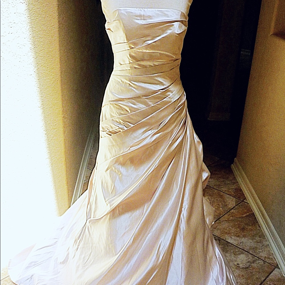 NWT WEDDING DRESS